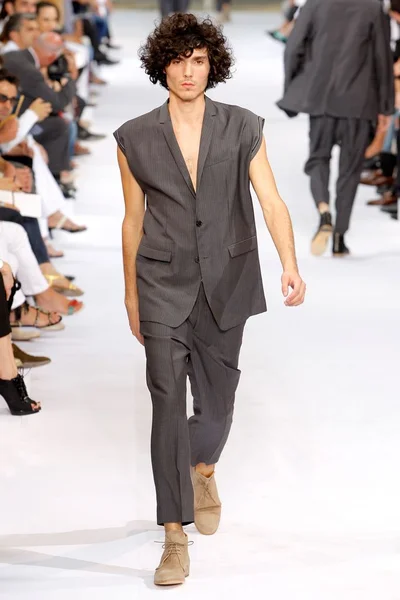 Look 29